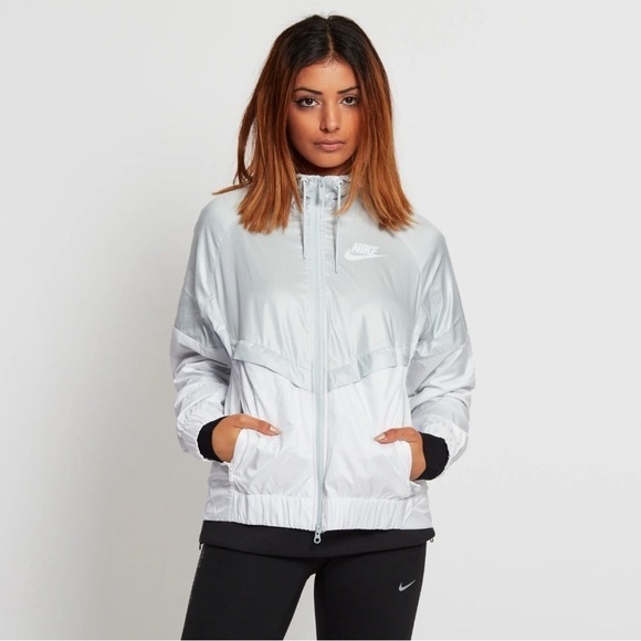 Nike Sportswear Windrunner Jacket Windbreaker Silver White Lightweight Medium - Picture 1 of 9